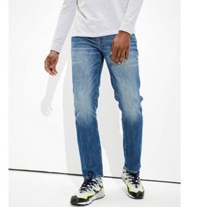 AE Slim Straight Jeans